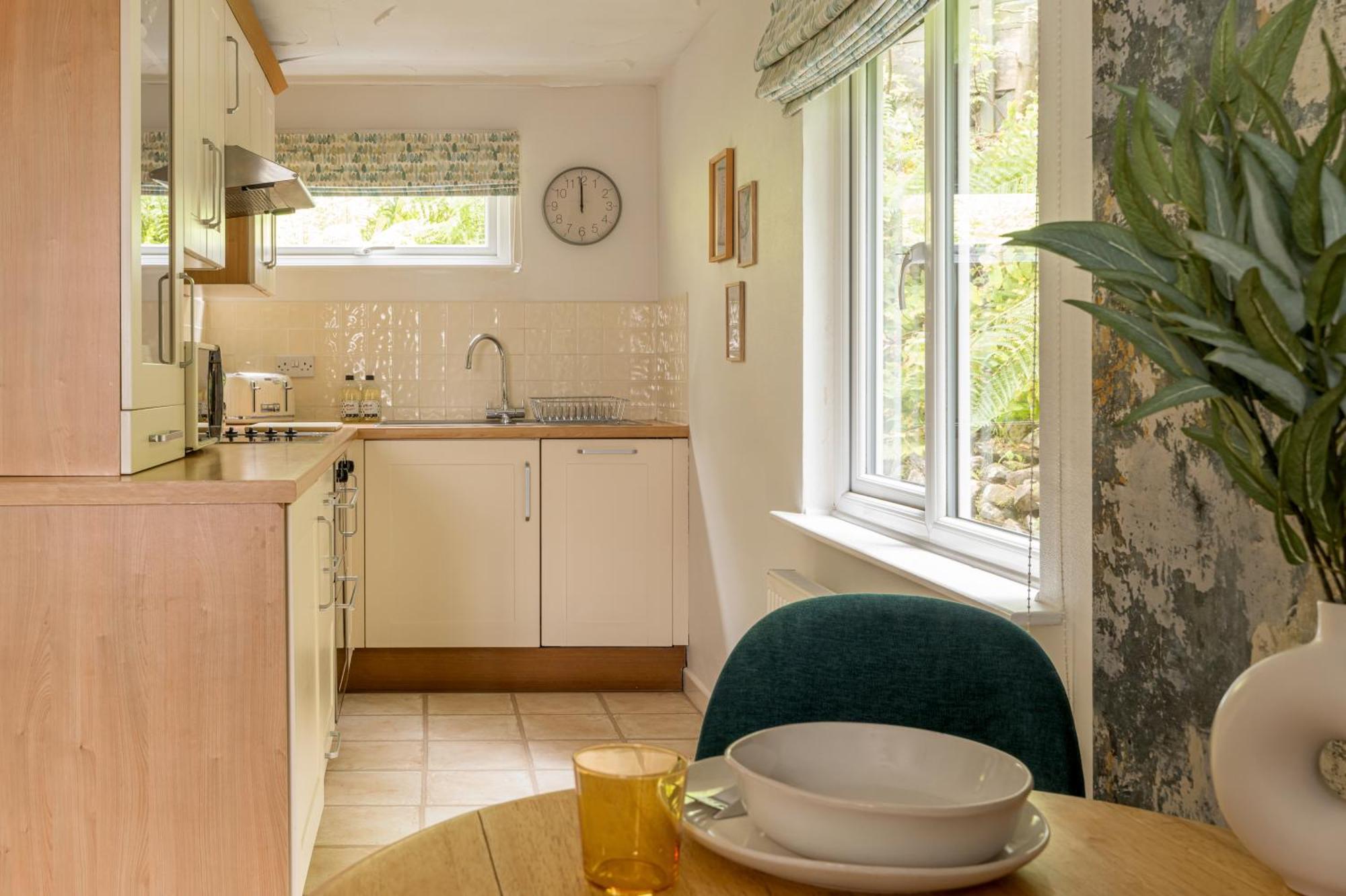 Squirrel Bank, With A Hot Tub & Parking Vila Bowness-on-Windermere Exterior foto